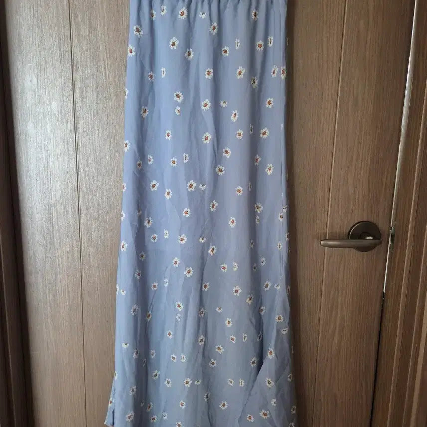 [BUNJANG] Floral Print Long Skirt / 하늘색 데이지 롱 스커트