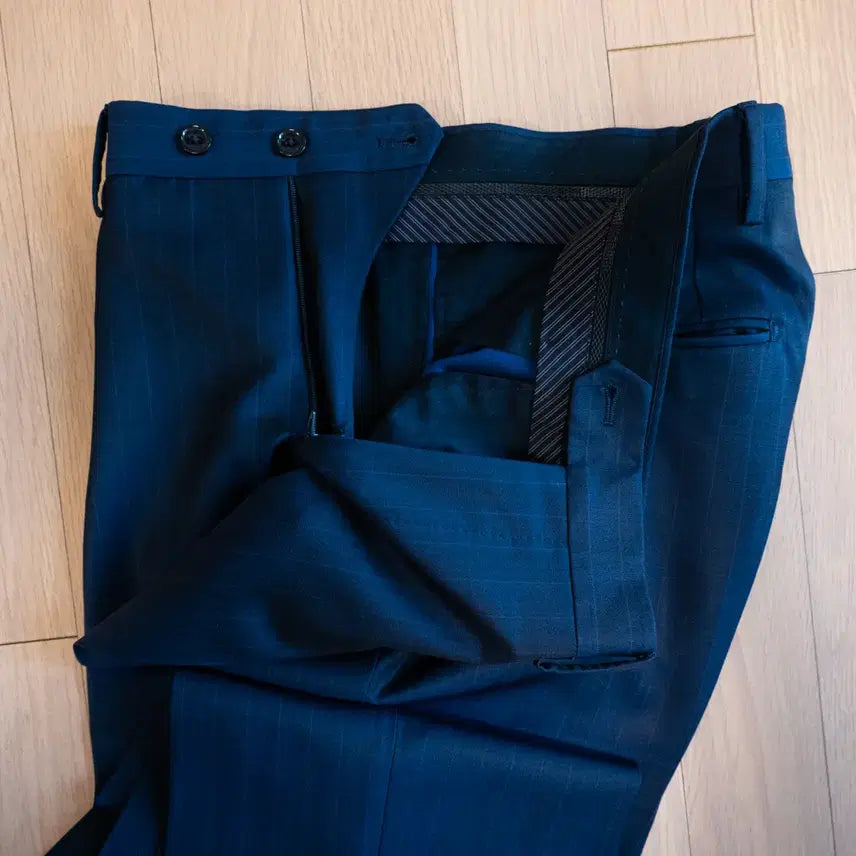 [SOLD OUT] 라르디니 솔라로 네이비 싱글 수트 판매합니다.
