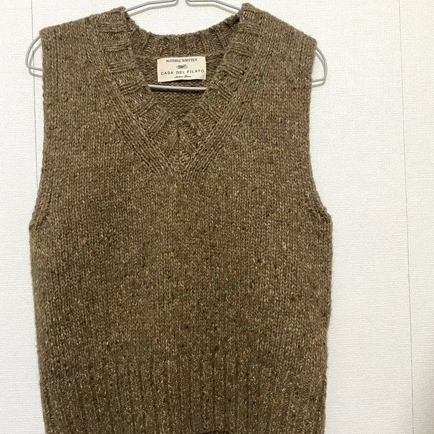 [SOLD OUT] 낫띵리튼 토미 니트 베스트 (브라운)