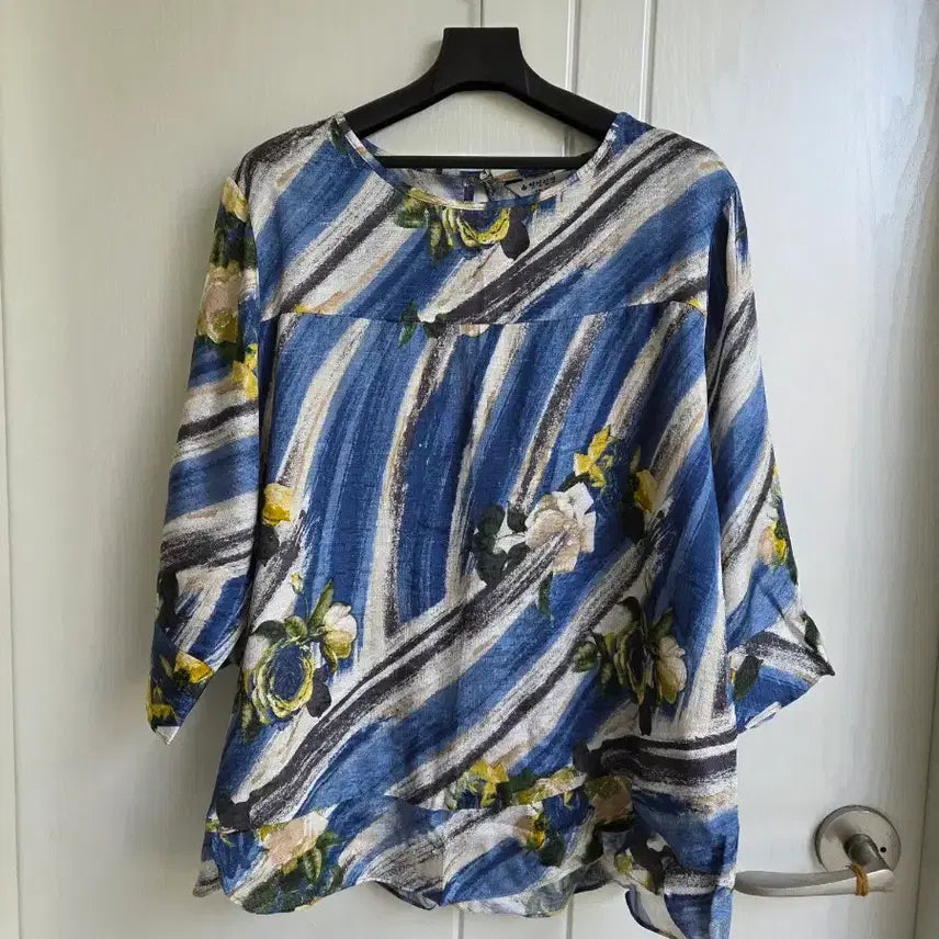[SOLD OUT] 천연염색  플라워 패턴 블루 블라우스 7부