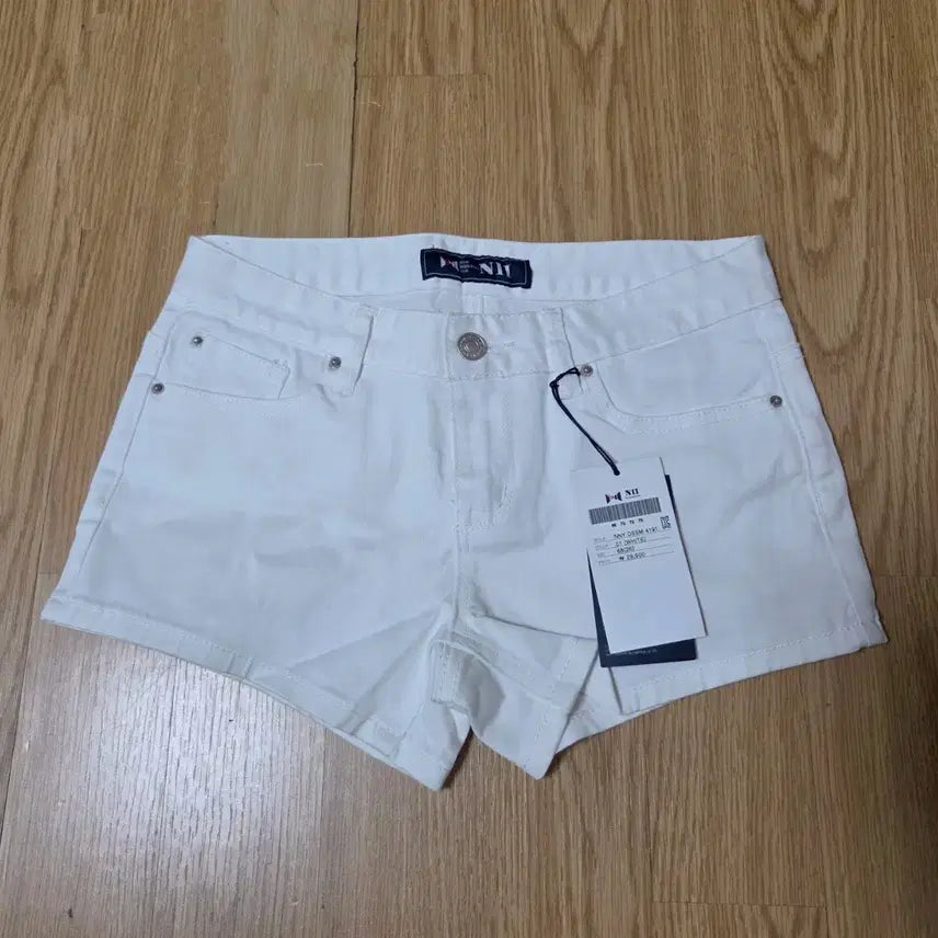 [BUNJANG] White Semi-Low Rise Hot Pants 26 / 여성 세미로우라이즈 화이트 핫팬츠 26