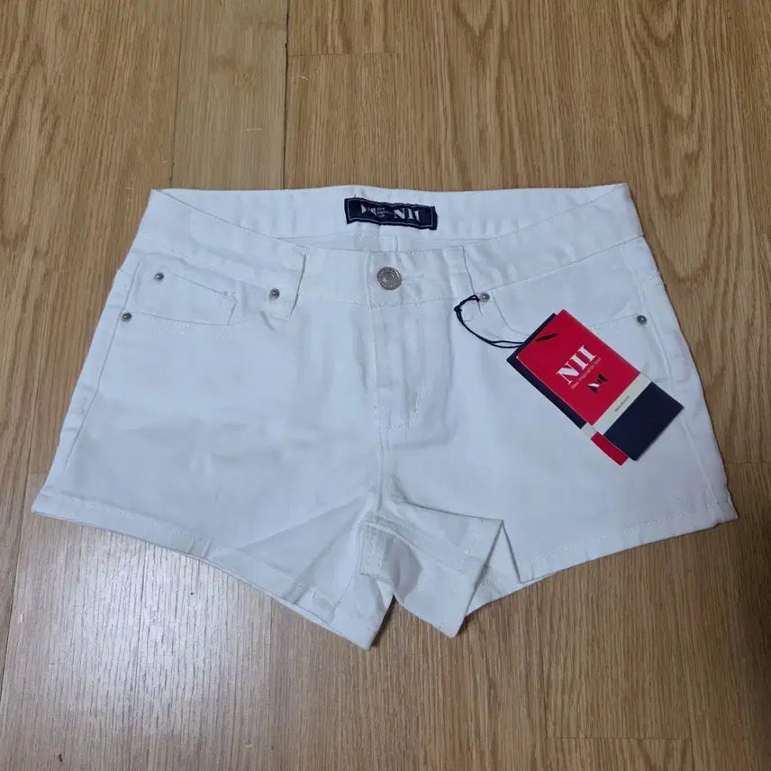 [BUNJANG] White Semi-Low Rise Hot Pants 26 / 여성 세미로우라이즈 화이트 핫팬츠 26