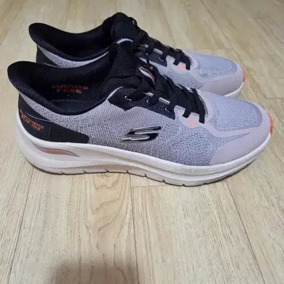[SOLD OUT] 스케처스 아치핏 265 새상품급