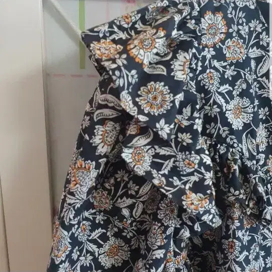 [BUNJANG] Zara Floral Frill Blouse / 자라 프릴 블라우스/55-날씬66