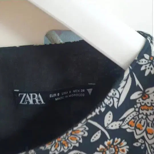 [BUNJANG] Zara Floral Frill Blouse / 자라 프릴 블라우스/55-날씬66