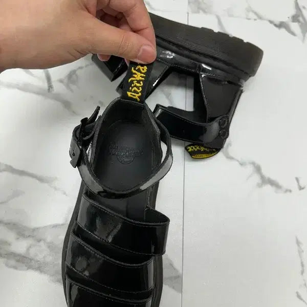 [BUNJANG] Dr. Martens Clarissa Sandals / 닥터마틴 클라리사 샌들 에나멜 블랙