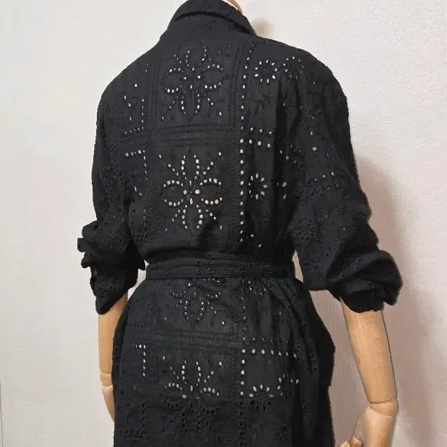 [SOLD OUT] 자라 블랙 펀칭 레이스자켓 L