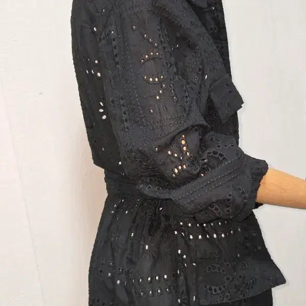 [SOLD OUT] 자라 블랙 펀칭 레이스자켓 L