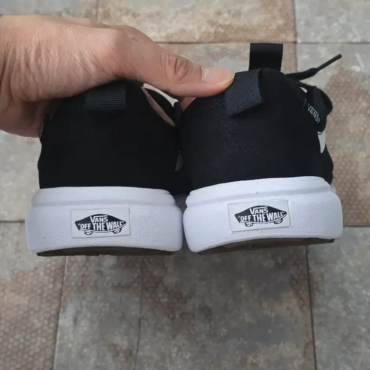 [BUNJANG] Vans UltraRange Black Sneakers / (250)반스 울트라레인지 블랙 스니커즈