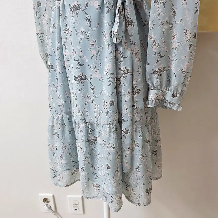 [BUNJANG] Roem Blooming Floral Chiffon Midi Dress / 로엠 블루밍 플라워 쉬폰 미디원피스 55 블루