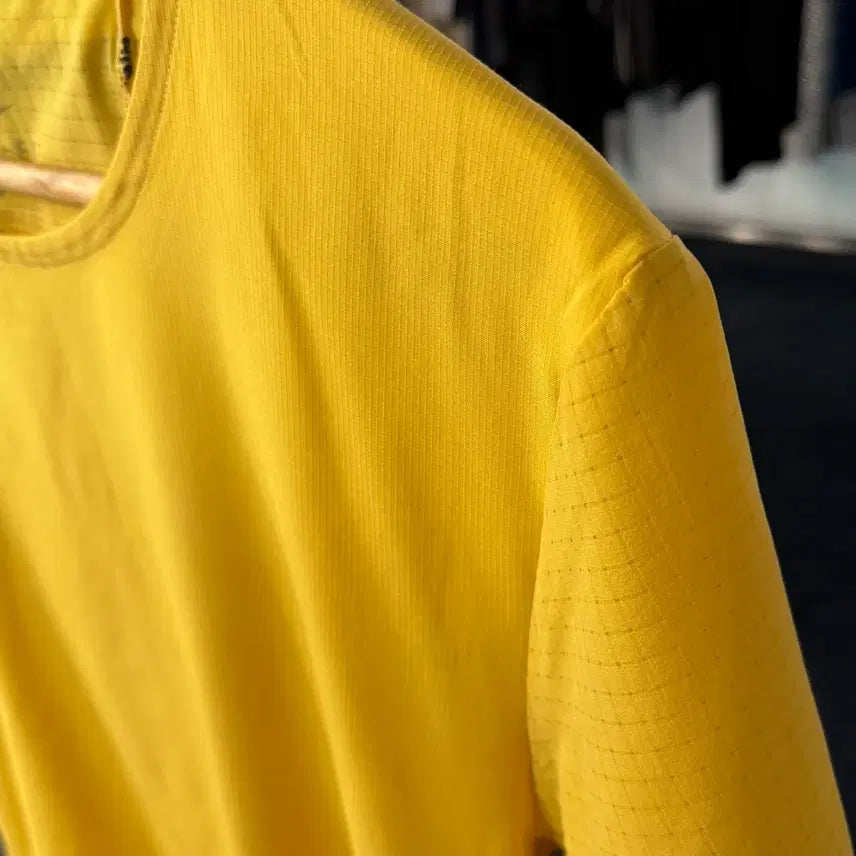 [BUNJANG] Nike Dri-FIT Trail Rise Running Short Sleeve T-shirt / [택포] [M] 나이키 드라이핏 트레일 라이즈 러닝 반팔티