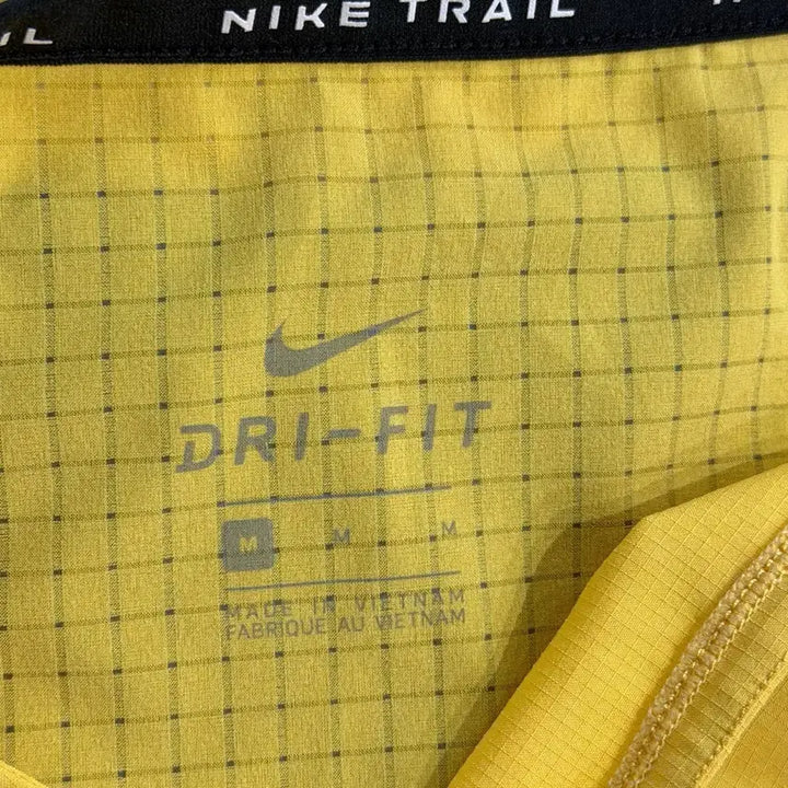 [BUNJANG] Nike Dri-FIT Trail Rise Running Short Sleeve T-shirt / [택포] [M] 나이키 드라이핏 트레일 라이즈 러닝 반팔티