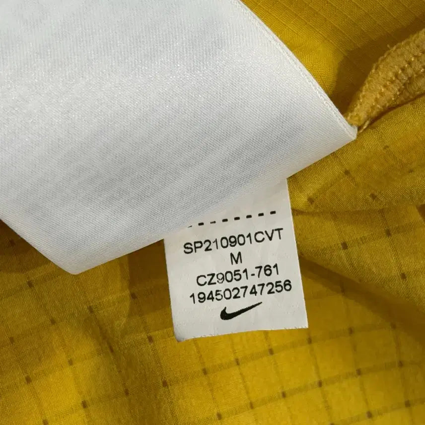 [BUNJANG] Nike Dri-FIT Trail Rise Running Short Sleeve T-shirt / [택포] [M] 나이키 드라이핏 트레일 라이즈 러닝 반팔티