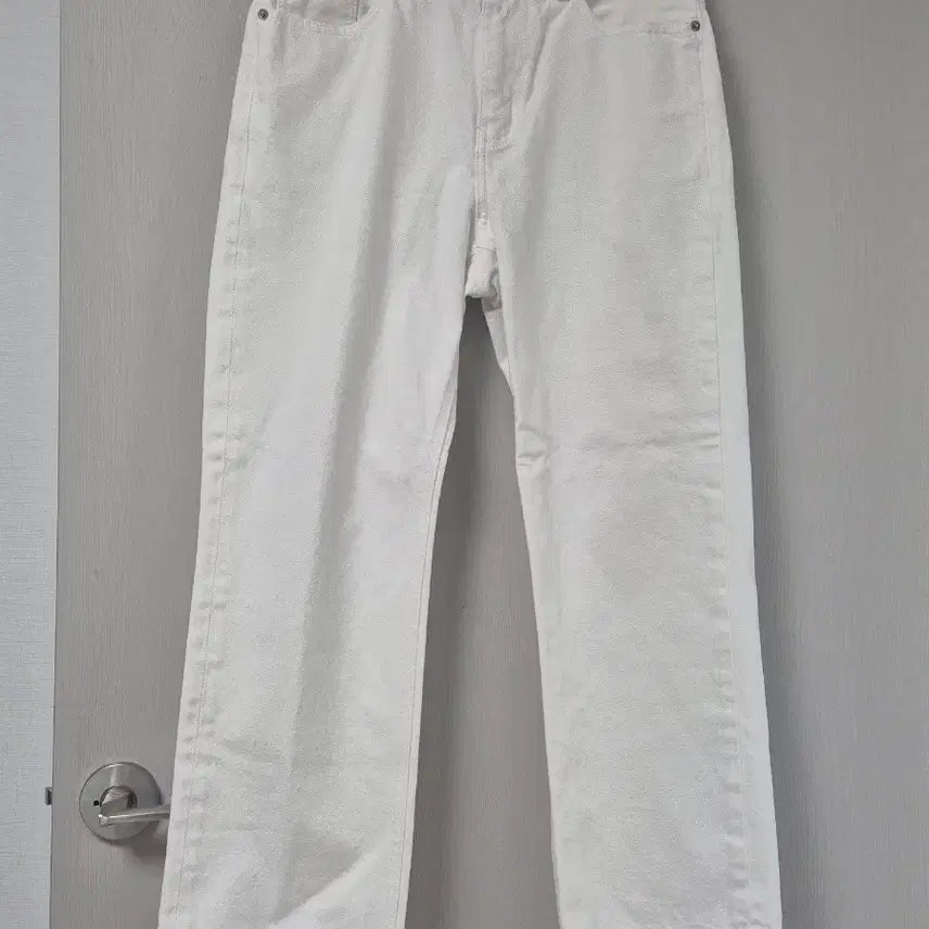 [SOLD OUT] 화이트 세미와이드 데님 30인치 (상태최상)