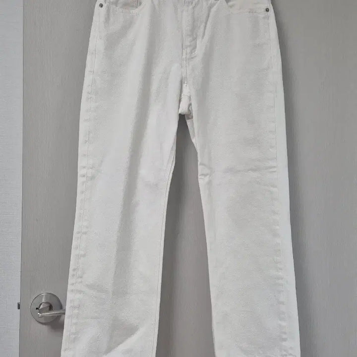 [SOLD OUT] 화이트 세미와이드 데님 30인치 (상태최상)