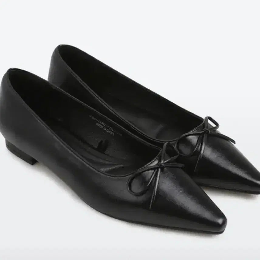 [BUNJANG] Shoopen Pointed Toe Ribbon Flat Shoes / 슈펜 포인트토 리본플랫 250