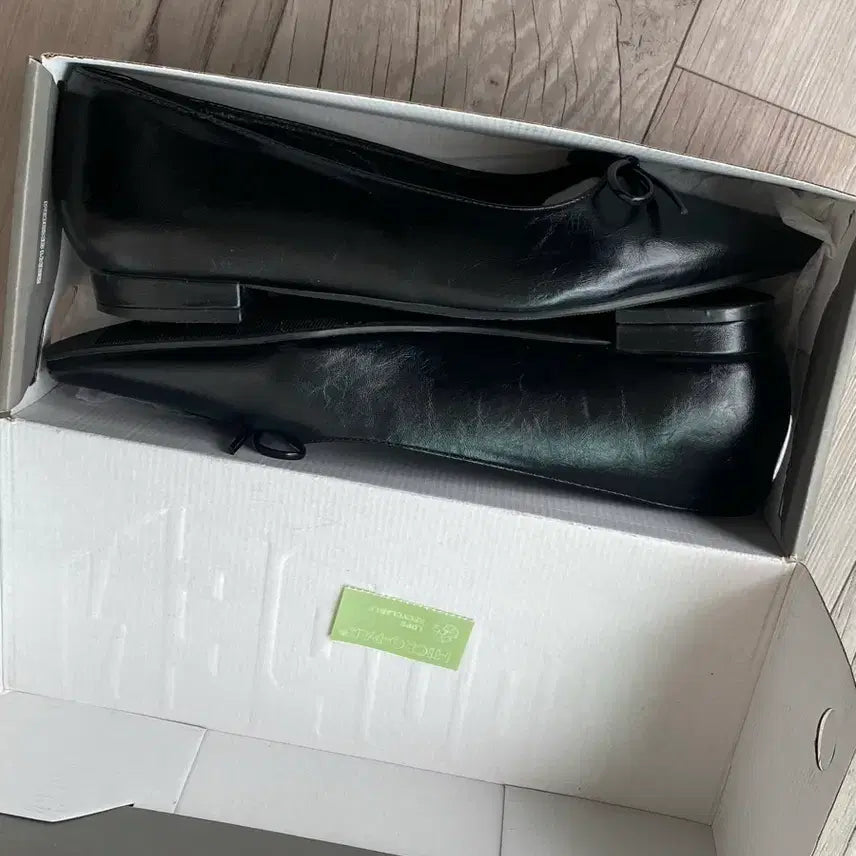 [BUNJANG] Shoopen Pointed Toe Ribbon Flat Shoes / 슈펜 포인트토 리본플랫 250