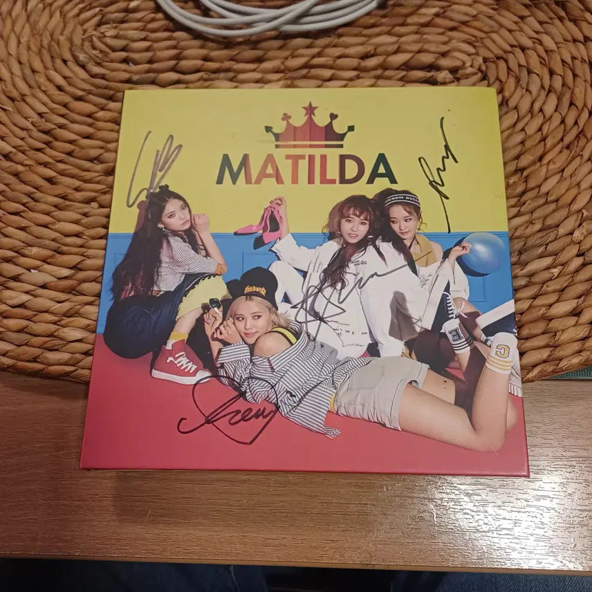 [BUNJANG] Matilda Debut Single CD Album with Signed Autographs / (중고CD) 걸그룹 마틸다 데뷔싱글 - 친필싸인