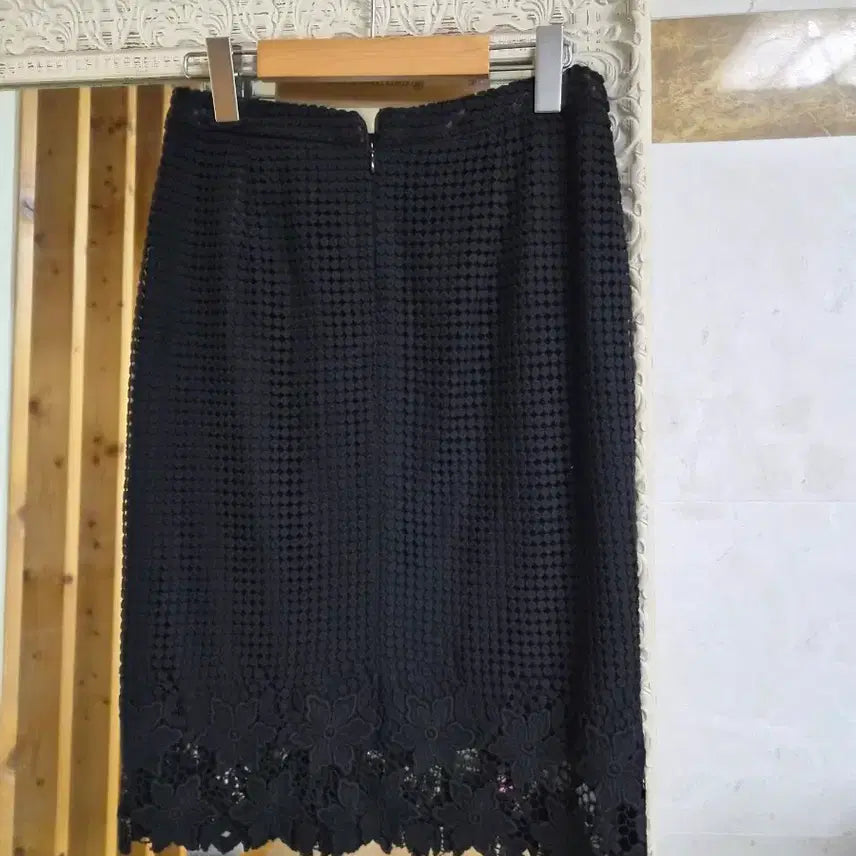 [BUNJANG] Andy &amp; Debb Black Lace Flower Midi Skirt / 앤디앤뎁 블랙 레이스 플라워 스커트