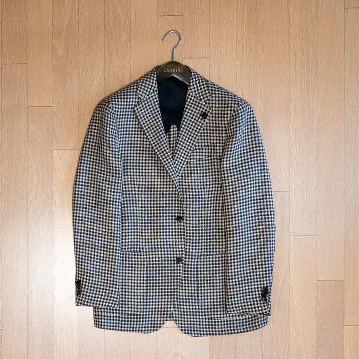 [SOLD OUT] 라르디니 글렌 재킷 판매합니다.