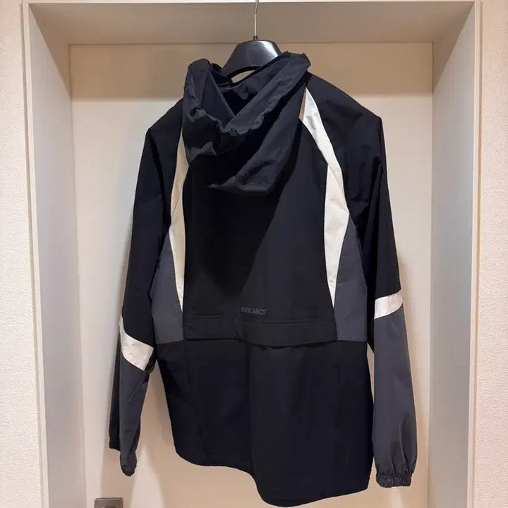 [SOLD OUT] 뉴발란스 UNI 컬러블록 웜업자켓