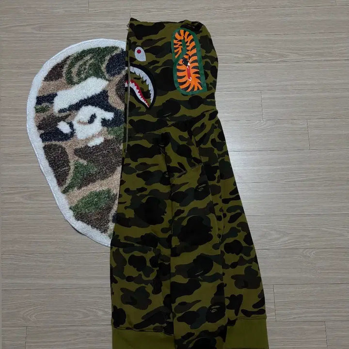 [SOLD OUT] 베이프 샤크 후드집업 M