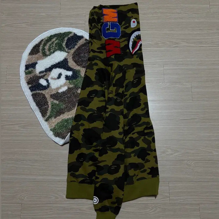 [SOLD OUT] 베이프 샤크 후드집업 M