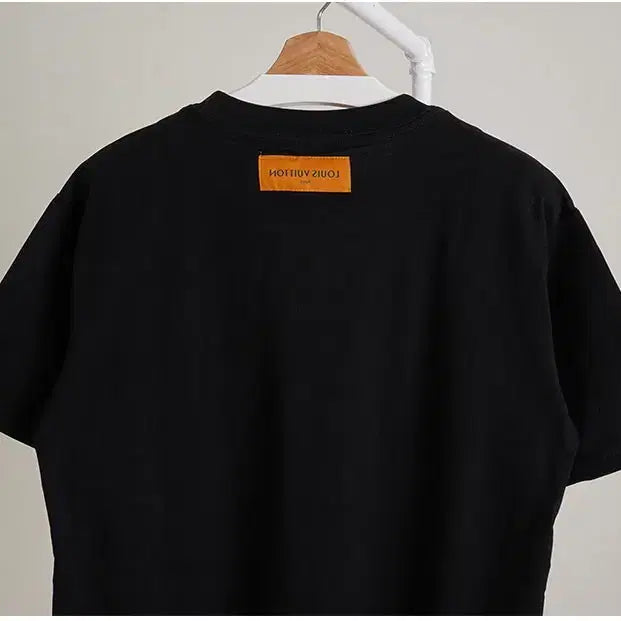 [SOLD OUT] 레터링 그래픽 코튼 티셔츠