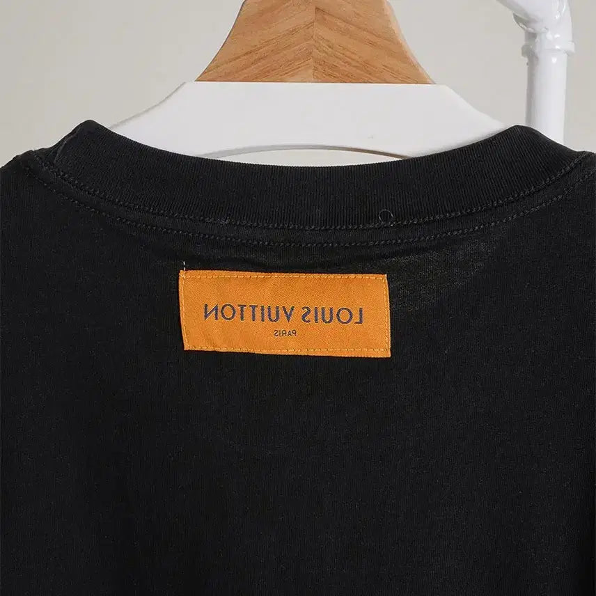 [SOLD OUT] 레터링 그래픽 코튼 티셔츠