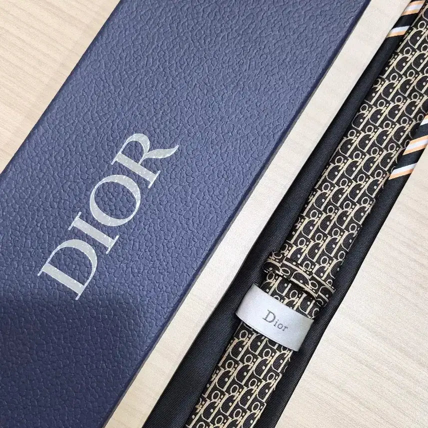 [BUNJANG] Dior Oblique Pattern Necktie / 디올 Dior 오블리크 배색넥타이(블랙골드)