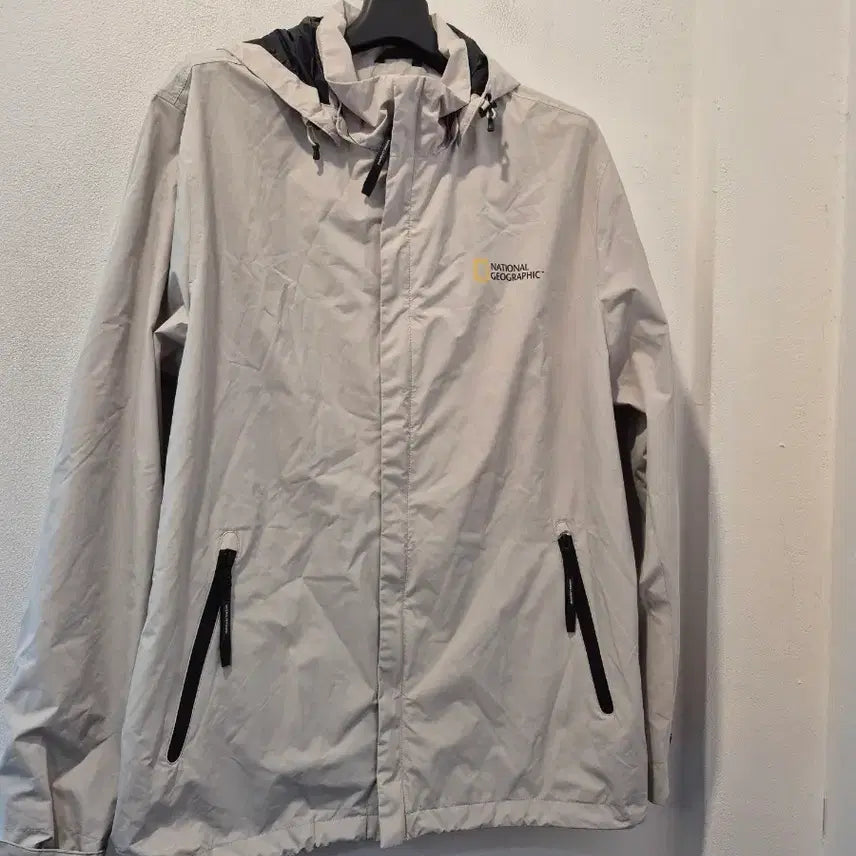 [BUNJANG] National Geographic Ivory Hooded Windbreaker Jacket / 내셔널지오그래픽 바람막이 아이보리 후드 자켓