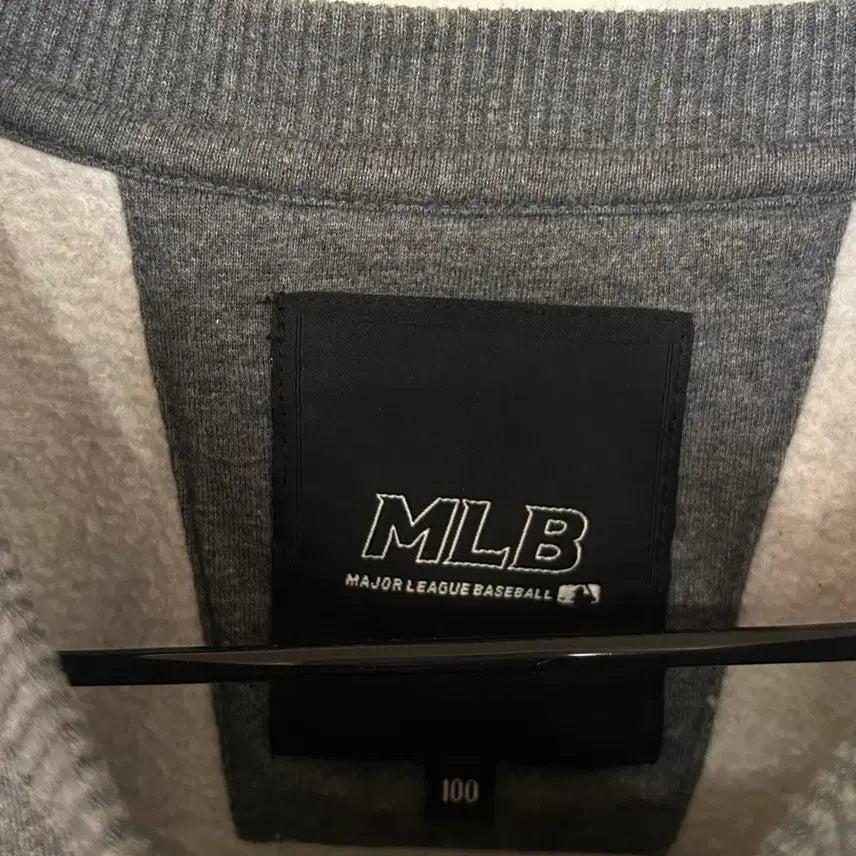 [SOLD OUT] MLB 인디언스 맨투맨 그레이 100