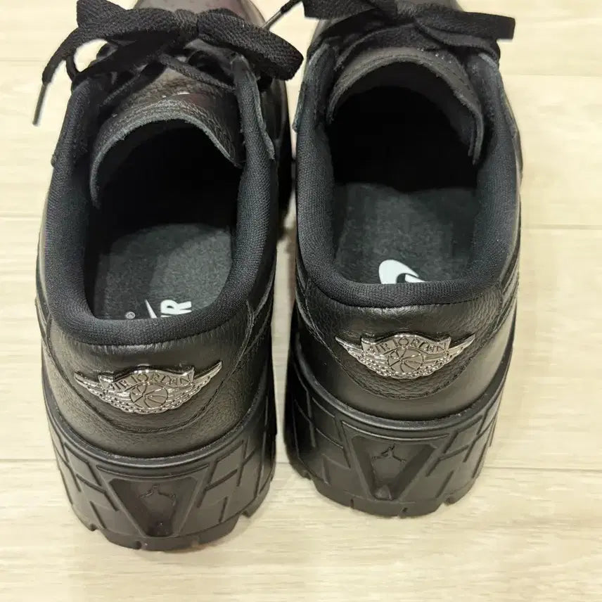 [SOLD OUT] 나이키 에어 조던 1 브루클린 로우 W 240사이즈
