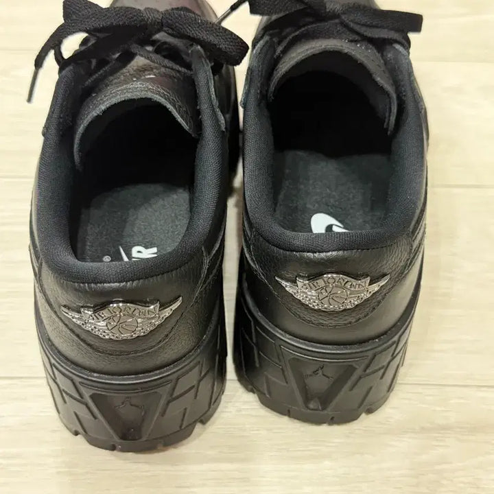 [SOLD OUT] 나이키 에어 조던 1 브루클린 로우 W 240사이즈