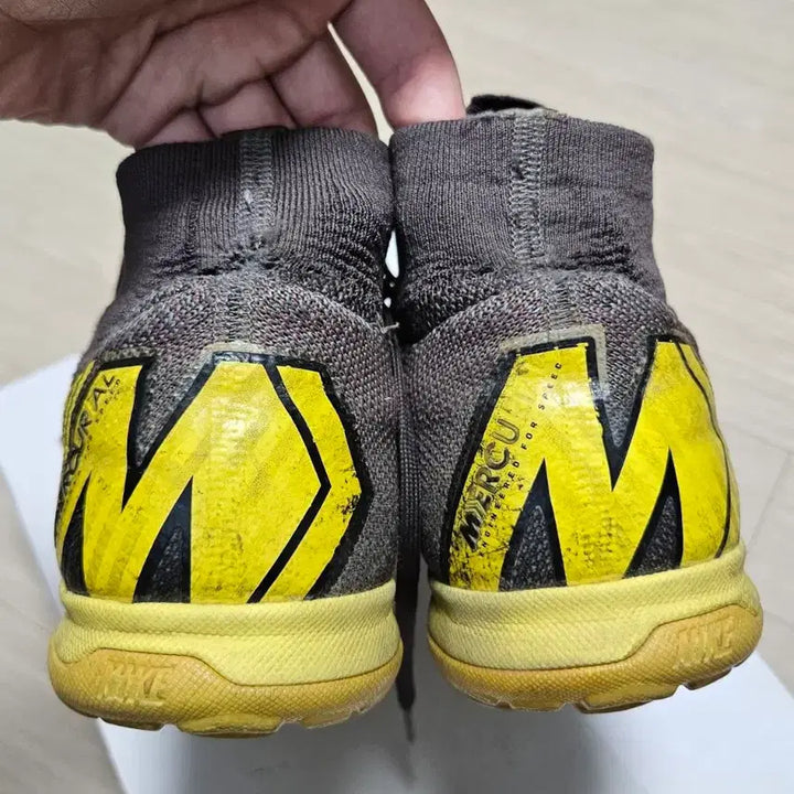[SOLD OUT] 나이키 풋살화 슈퍼플라이6 TF 260