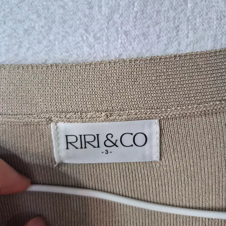 [BUNJANG] RIRI&amp;CO Beige Knit Cardigan / 3사이즈 RIRI&amp;CO 반팔 가디건 베이지