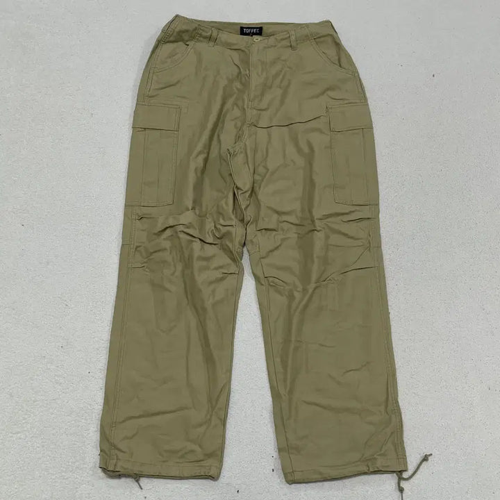 [BUNJANG] M TOFFEE Beige Wide Cargo Pants / M TOFFEE 베이지 와이드 카고 팬츠 0416-2