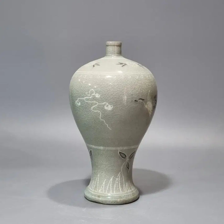 [BUNJANG] Celadon Porcelain Black and White Crane Plum Vase / 청자 흑백상감선학문매병. 높이 24.5