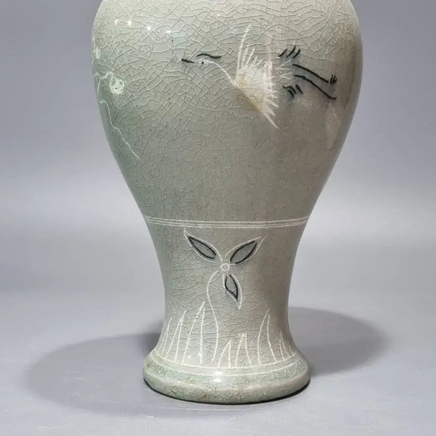 [BUNJANG] Celadon Porcelain Black and White Crane Plum Vase / 청자 흑백상감선학문매병. 높이 24.5
