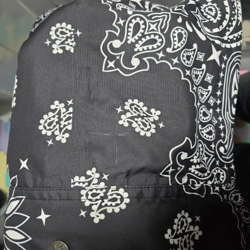 [BUNJANG] Supreme x The North Face Bandana Jacket (M) / 슈프림X노스페이스 반다나M사이즈