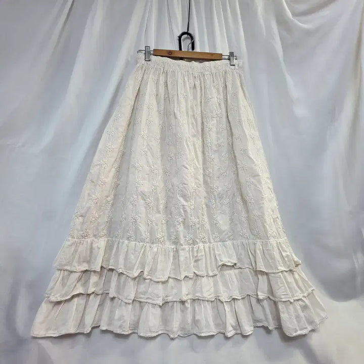 [SOLD OUT] 아이보리여성 자수밑3단레이스 롱 스커트F