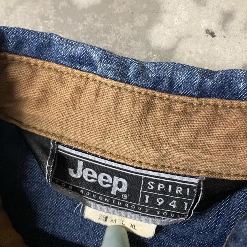 [BUNJANG] Jeep Washed Denim Jacket / Jeep  패치 워싱 데님 자켓