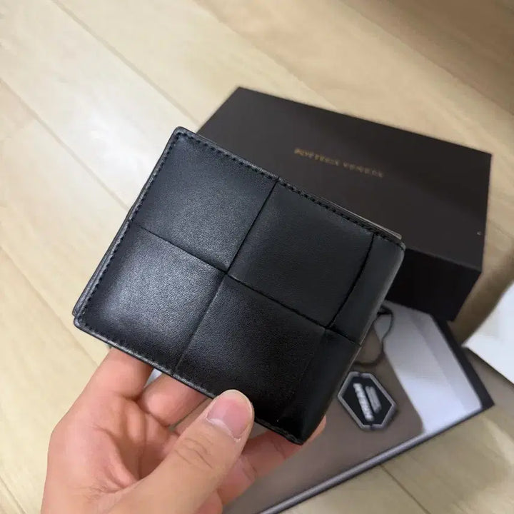 [SOLD OUT] 새상품 크림 보테가베네타 반지갑 블랙