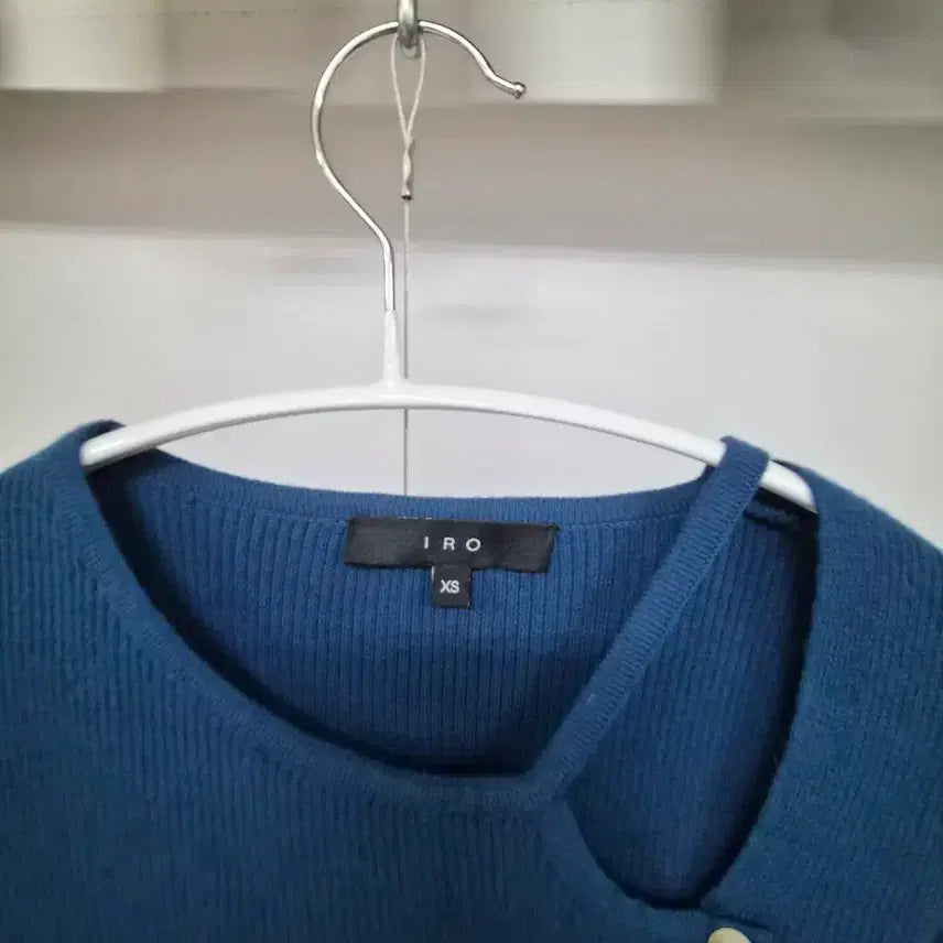 [BUNJANG] IRO Asymmetric Knit Top / 이로 언발 포인트 니트티