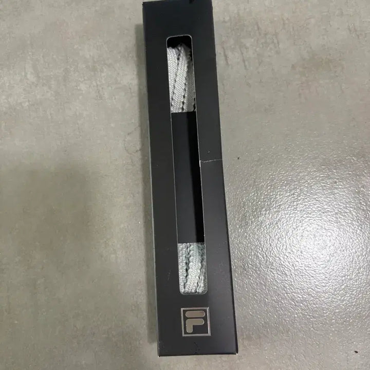 [SOLD OUT] 휠라 운동화 에샤페 크림 235