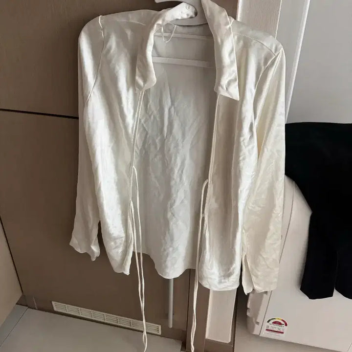 [BUNJANG] ZARA White Wrap Blouse / 자라 화이트 랩 블라우스 새상품 스타일