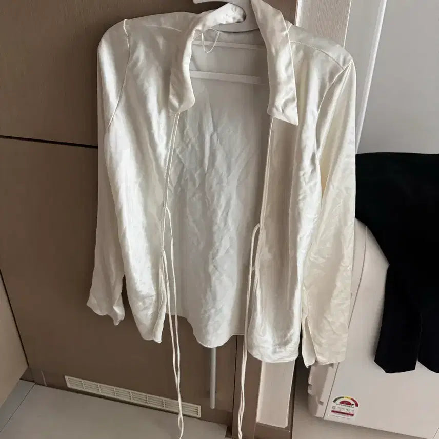 [BUNJANG] ZARA White Wrap Blouse / 자라 화이트 랩 블라우스 새상품 스타일