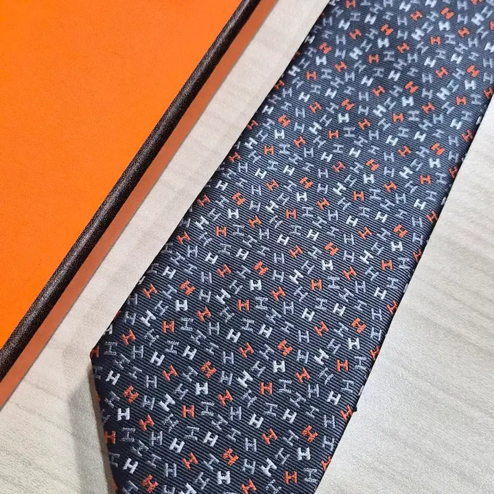 [BUNJANG] HERMES H-Pattern Silk Tie / 에르메스 HERMES H잔패턴 넥타이(그레이)