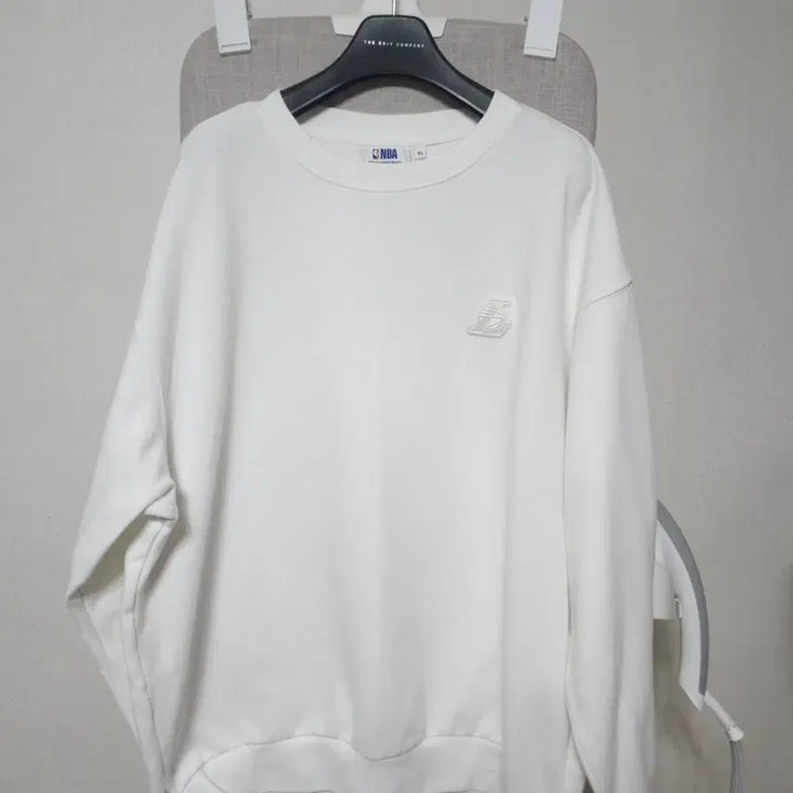 [SOLD OUT] NBA 맨투맨 화이트 XL