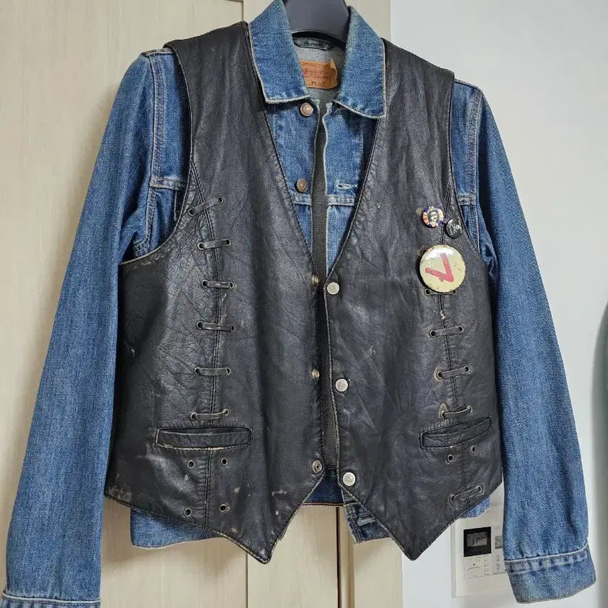 [BUNJANG] Hard Rock Cafe Western Leather Vest / 하드락카페 Hard Rock Cafe 웨스턴 레더 베스트